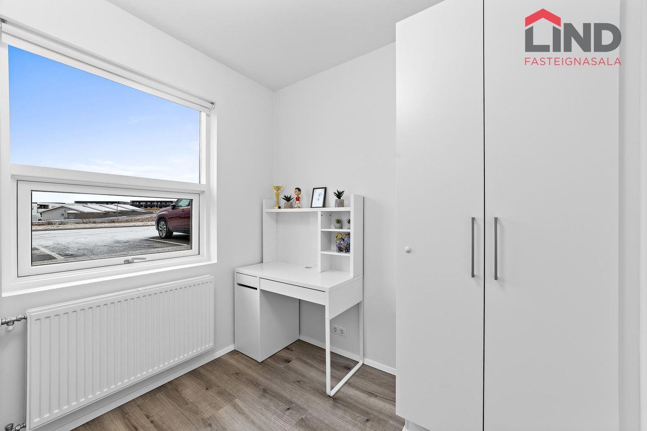 Dalsbraut 6, 260 Reykjanesbær