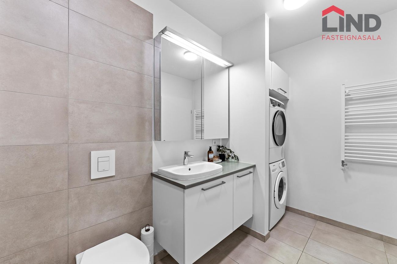 Dalsbraut 6, 260 Reykjanesbær