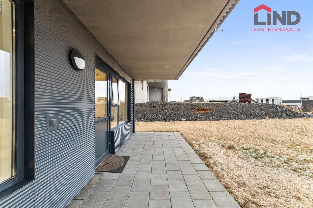 Dalsbraut 6, 260 Reykjanesbær