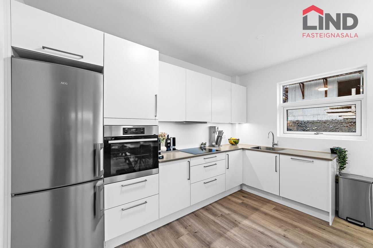 Dalsbraut 6, 260 Reykjanesbær