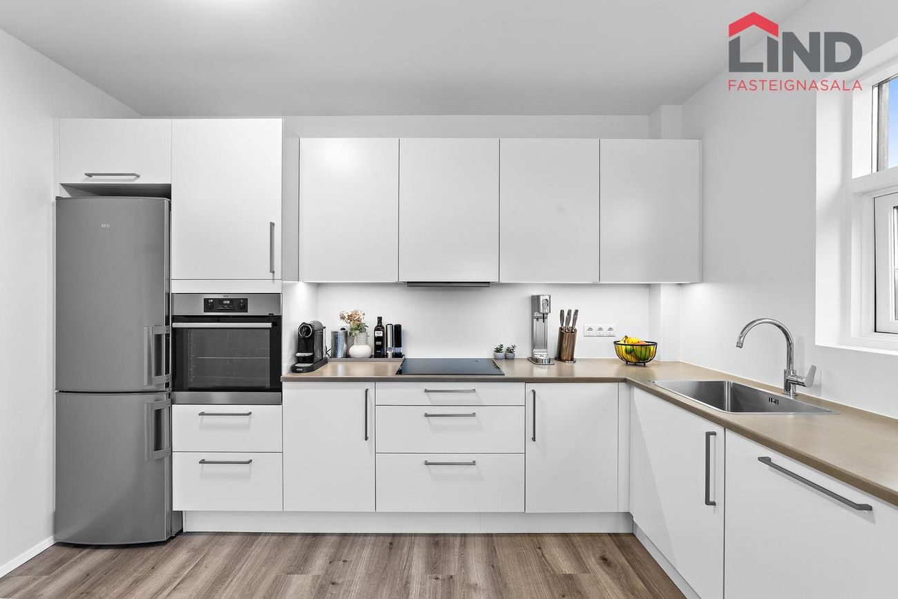 Dalsbraut 6, 260 Reykjanesbær