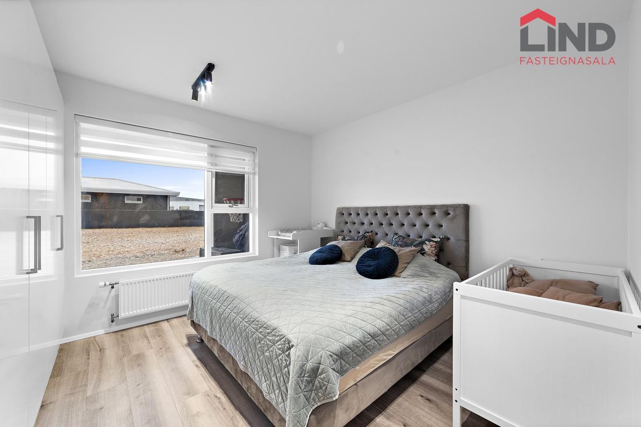 Dalsbraut 6, 260 Reykjanesbær