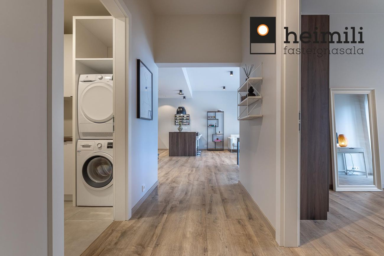 Grensásvegur 1E, 108 Reykjavík