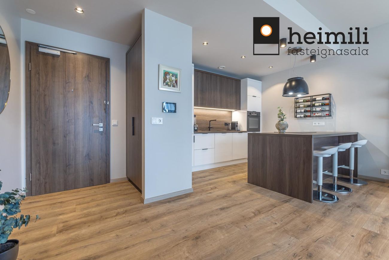 Grensásvegur 1E, 108 Reykjavík