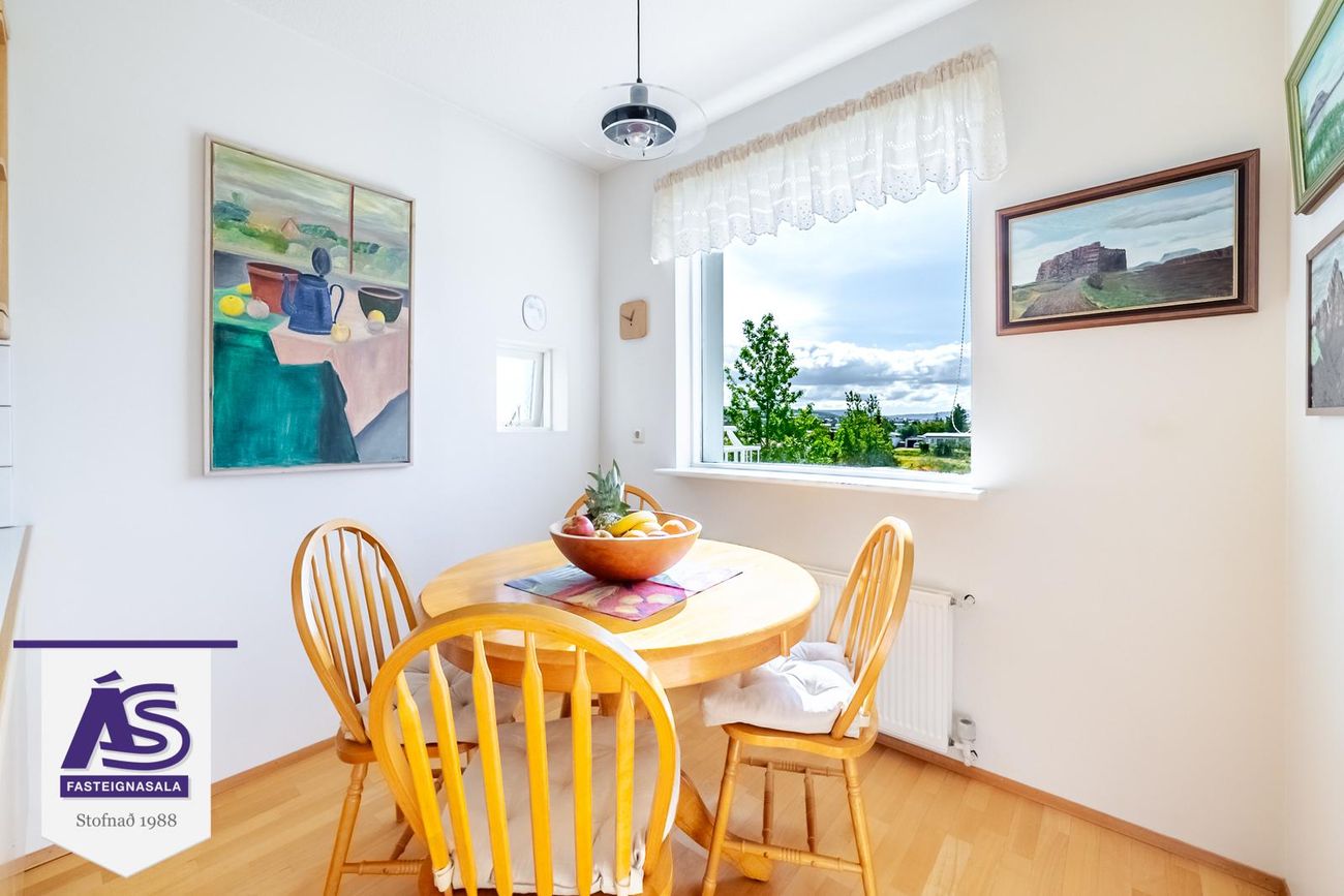 Hjallabraut 33, 220 Hafnarfjörður