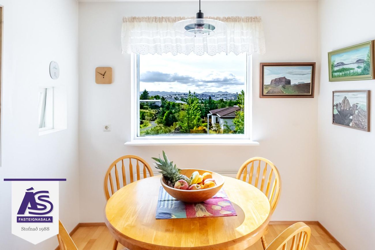 Hjallabraut 33, 220 Hafnarfjörður