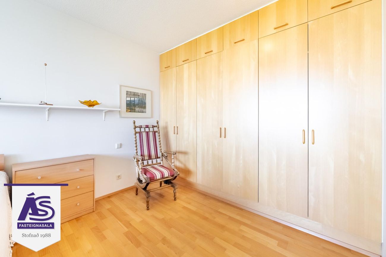 Hjallabraut 33, 220 Hafnarfjörður