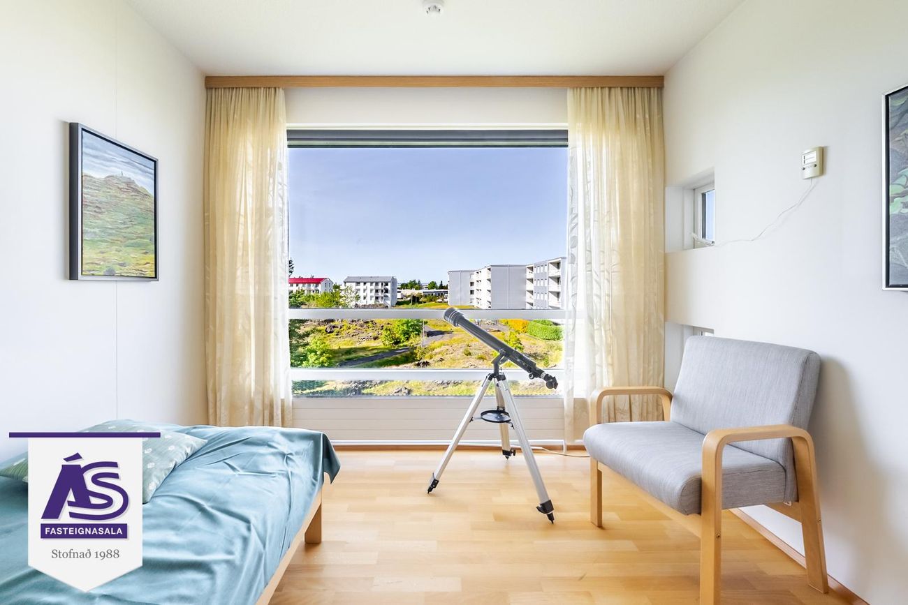 Hjallabraut 33, 220 Hafnarfjörður