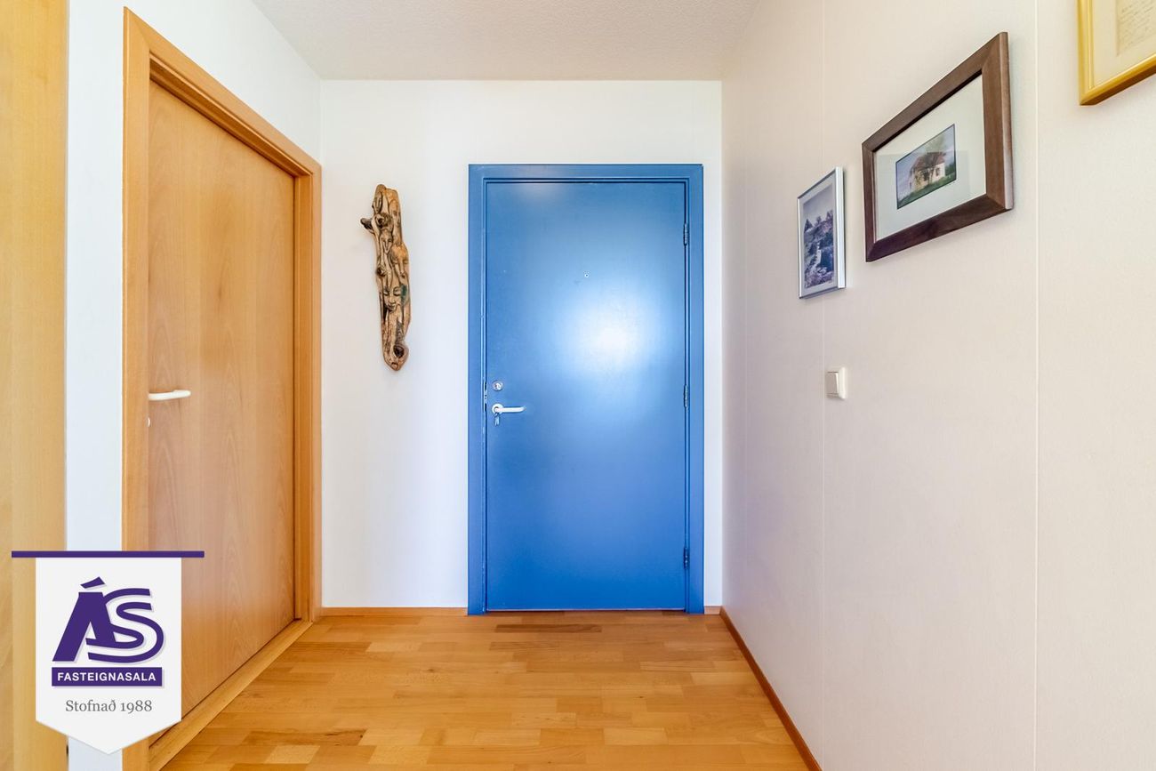 Hjallabraut 33, 220 Hafnarfjörður