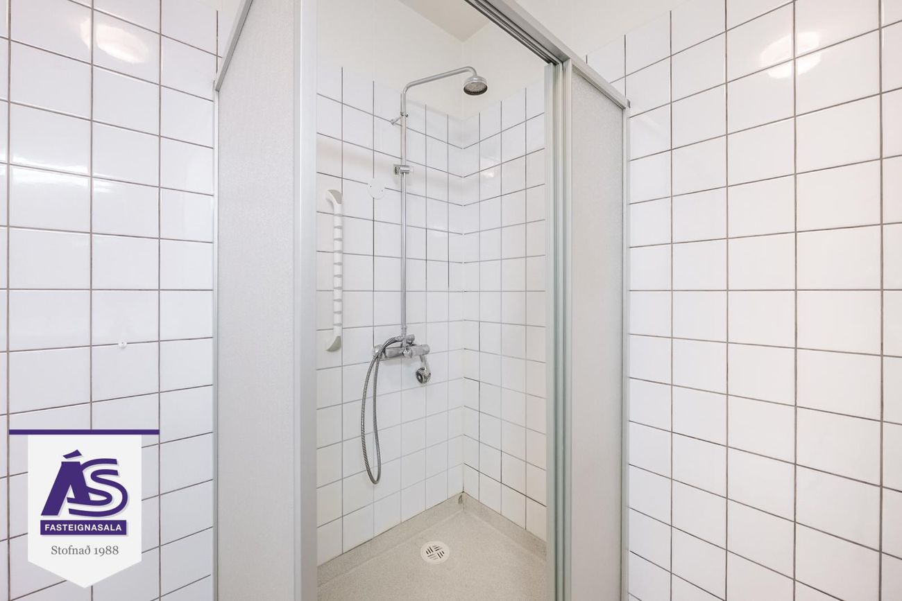 Hjallabraut 33, 220 Hafnarfjörður