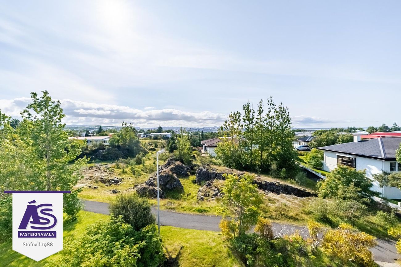 Hjallabraut 33, 220 Hafnarfjörður