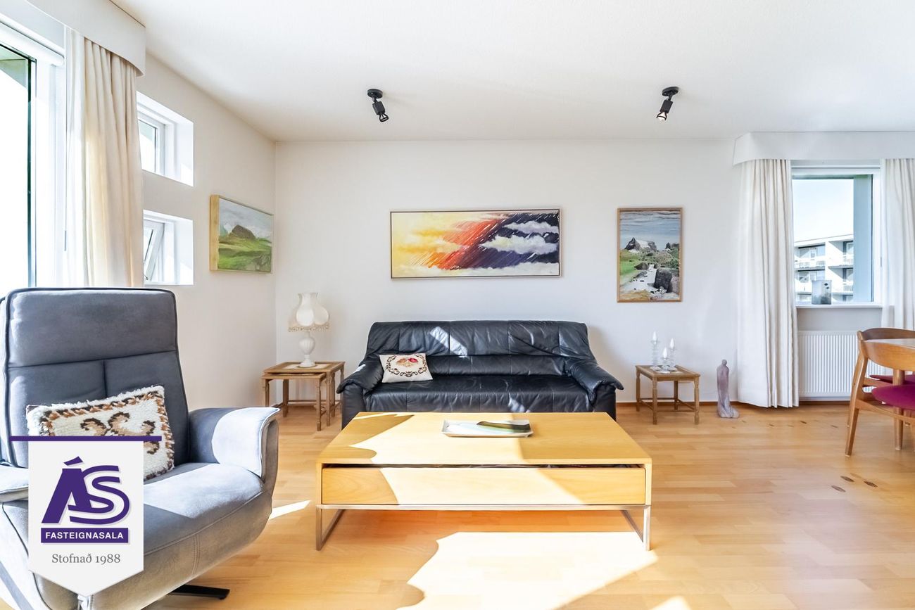 Hjallabraut 33, 220 Hafnarfjörður