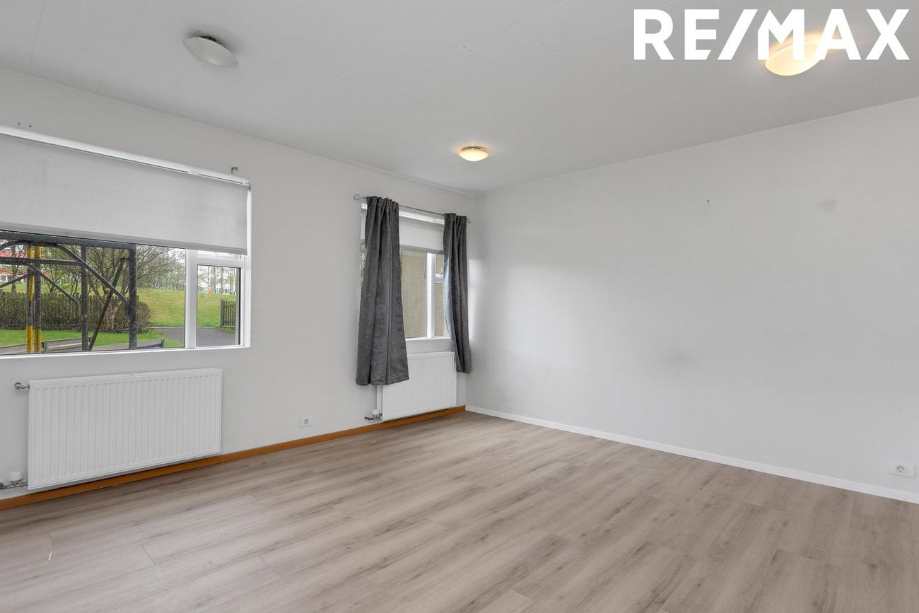 Dúfnahólar 4, 111 Reykjavík