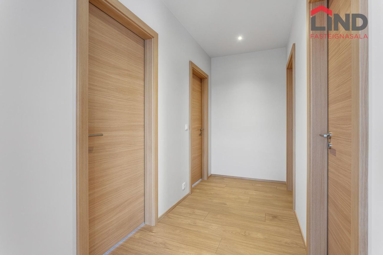 Fálkahlíð 5 - 0326, 102 Reykjavík