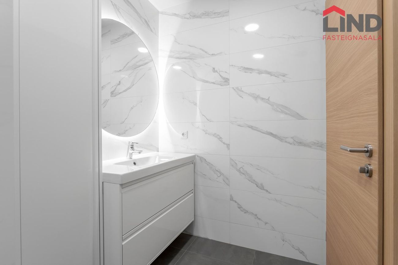 Fálkahlíð 5 - 0326, 102 Reykjavík