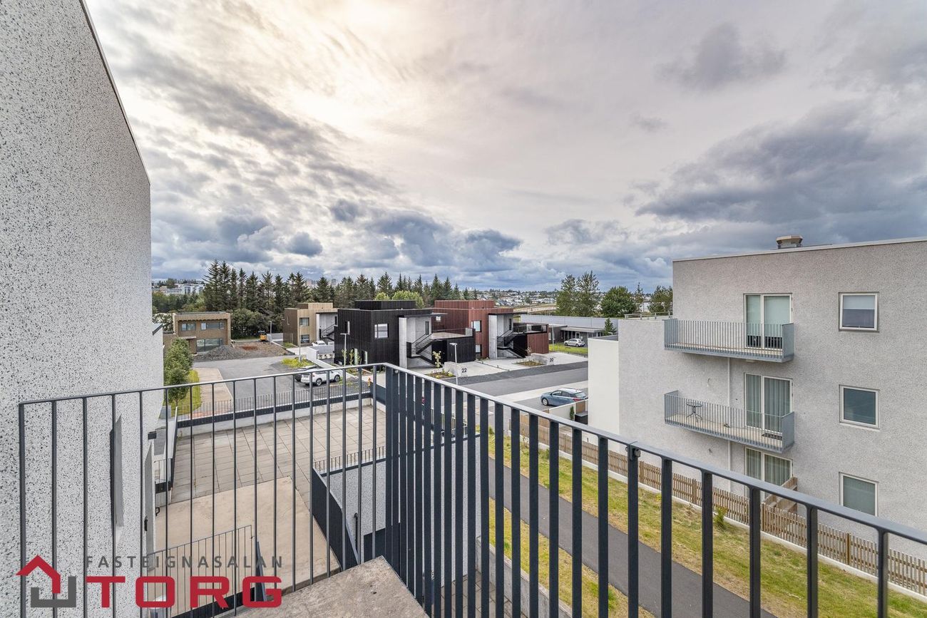 Lautarvegur 8, 103 Reykjavík