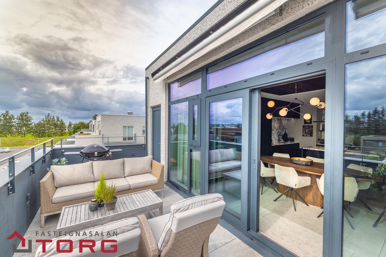Lautarvegur 8, 103 Reykjavík
