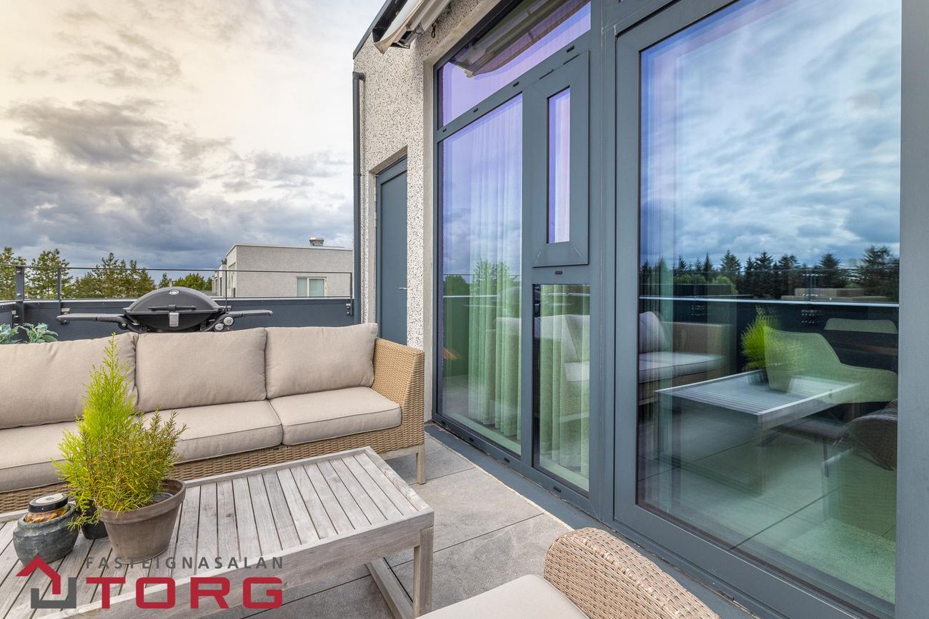 Lautarvegur 8, 103 Reykjavík