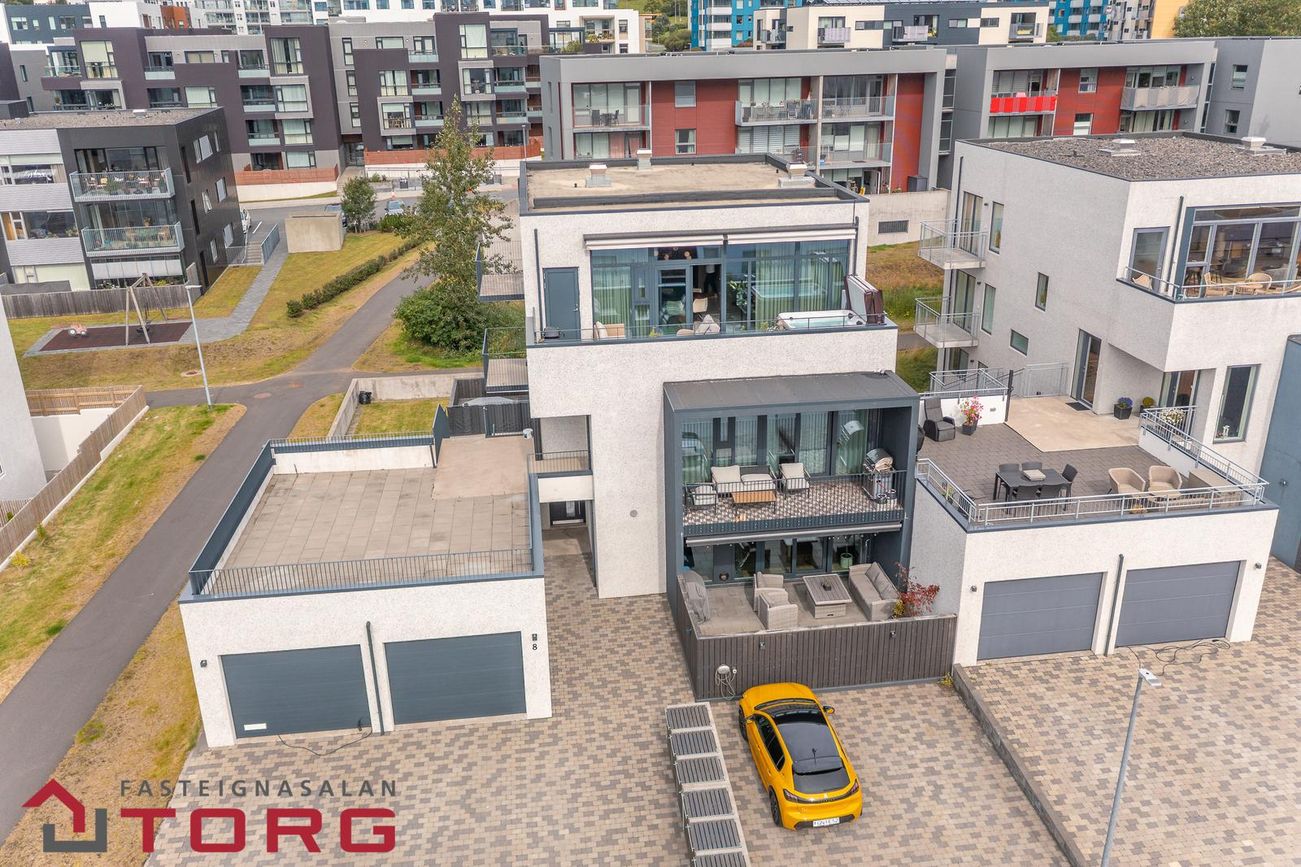 Lautarvegur 8, 103 Reykjavík