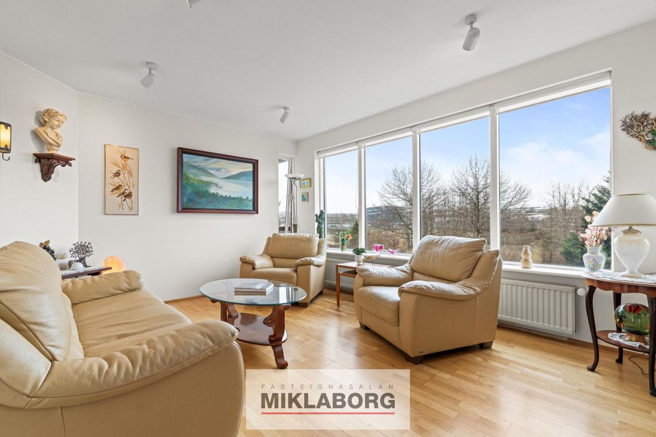 Hlíðarhjalli 30, 200 Kópavogur