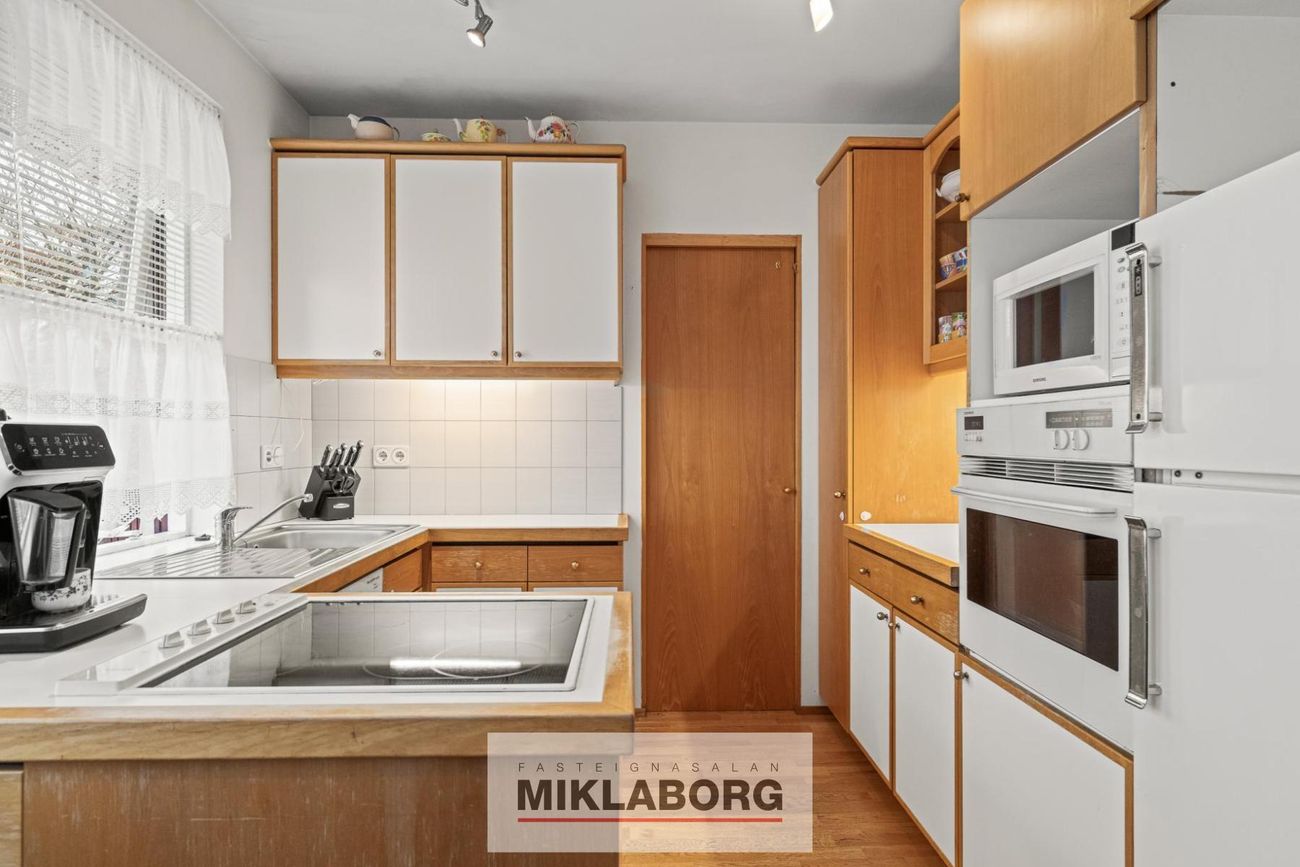Hlíðarhjalli 30, 200 Kópavogur