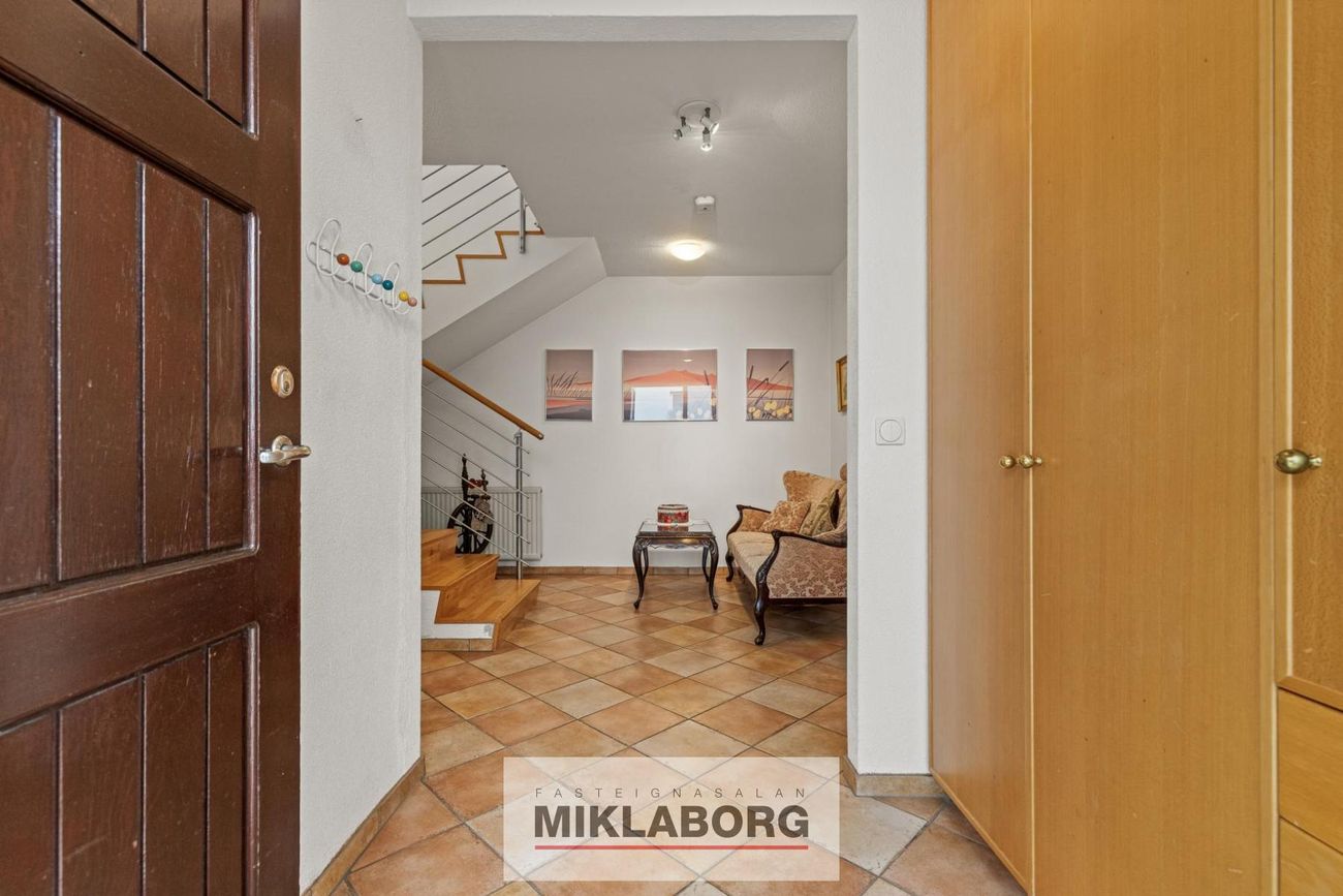 Hlíðarhjalli 30, 200 Kópavogur