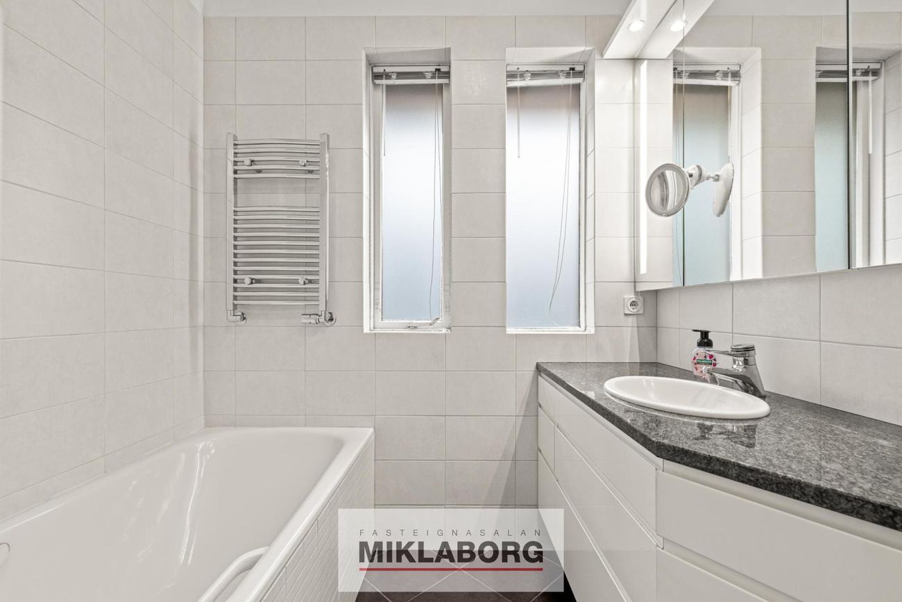 Hlíðarhjalli 30, 200 Kópavogur