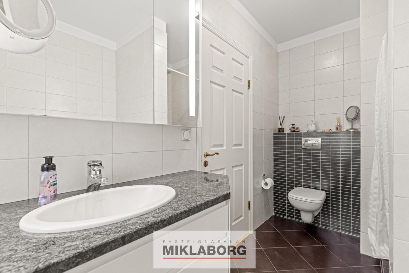 Hlíðarhjalli 30, 200 Kópavogur