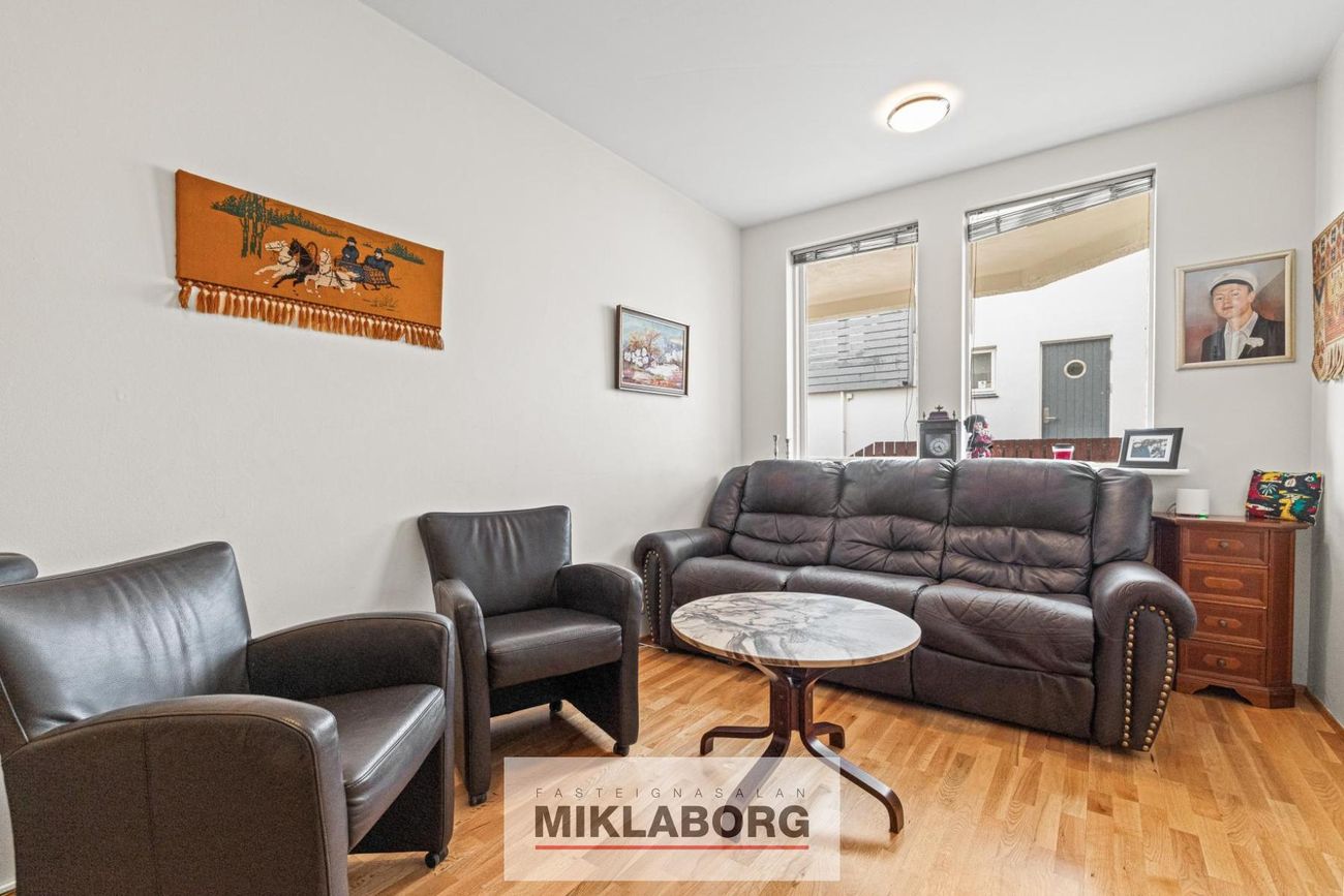 Hlíðarhjalli 30, 200 Kópavogur