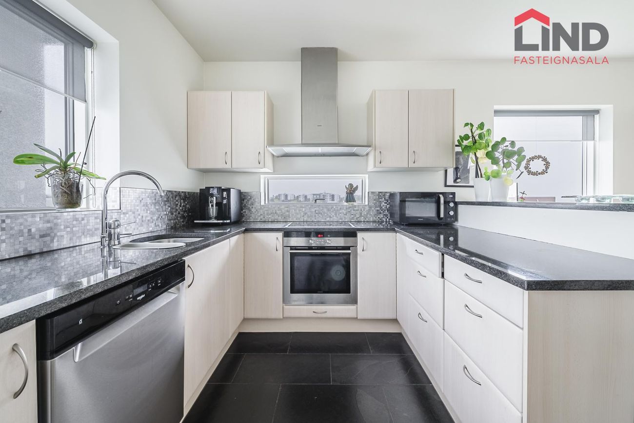Þórðarsveigur 6, 113 Reykjavík
