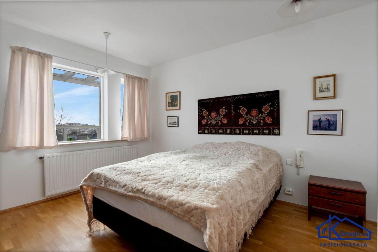 Sléttuvegur 15, 103 Reykjavík