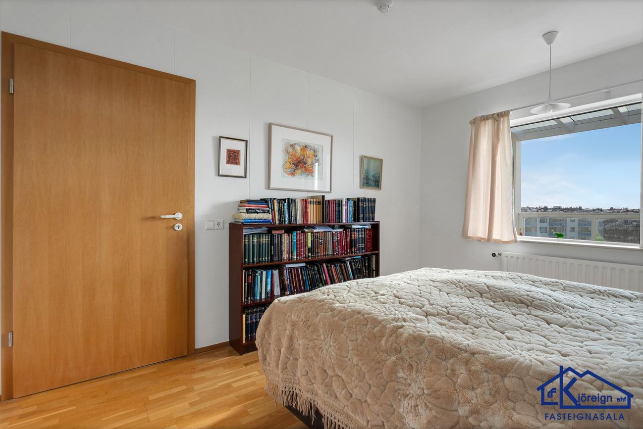 Sléttuvegur 15, 103 Reykjavík