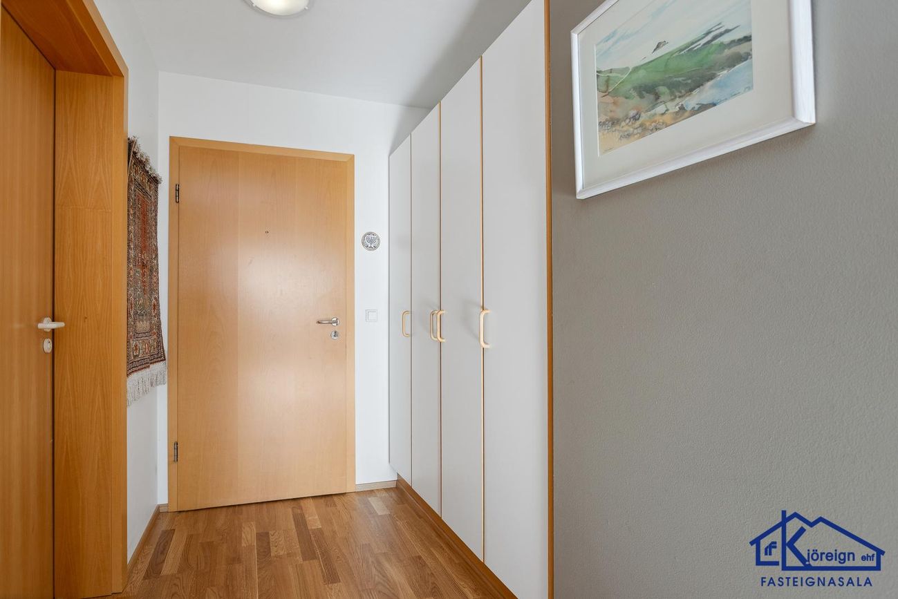 Sléttuvegur 15, 103 Reykjavík