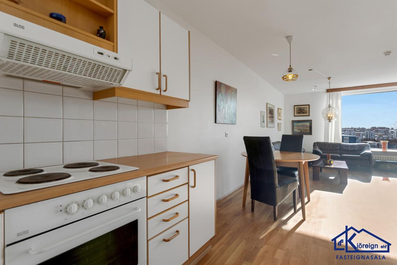 Sléttuvegur 15, 103 Reykjavík