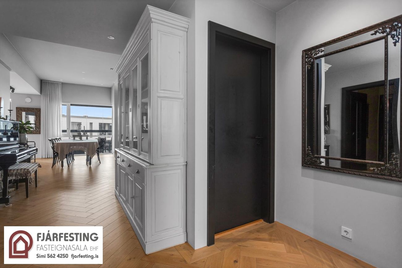 Naustavör 42, 200 Kópavogur