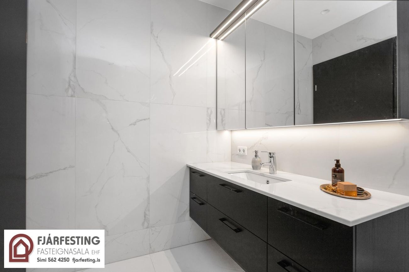 Naustavör 42, 200 Kópavogur