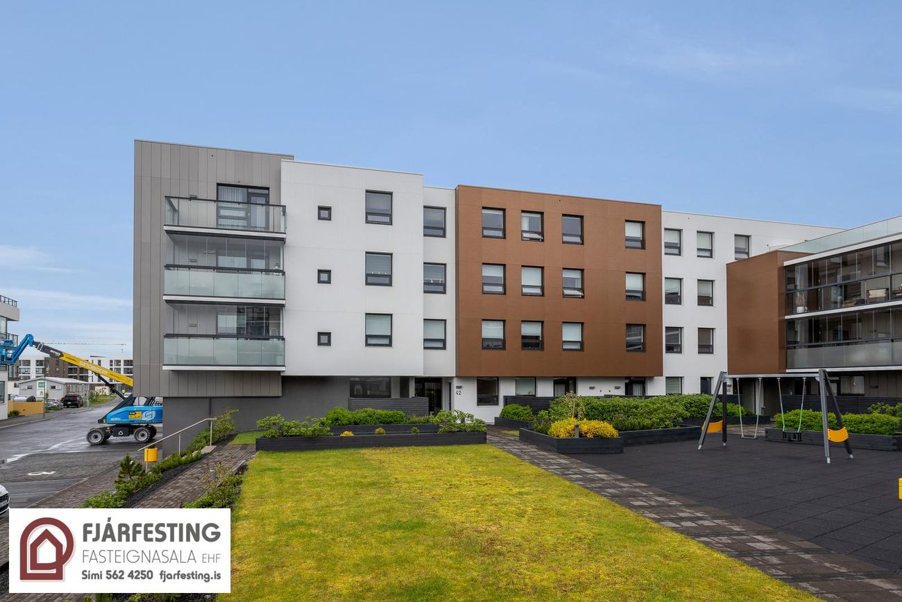 Naustavör 42, 200 Kópavogur