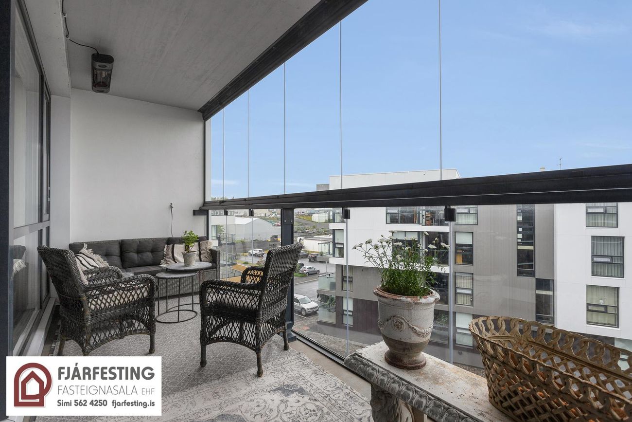 Naustavör 42, 200 Kópavogur