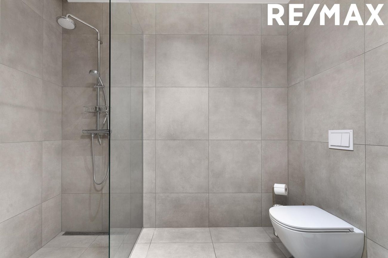 Grensásvegur 1E, 108 Reykjavík