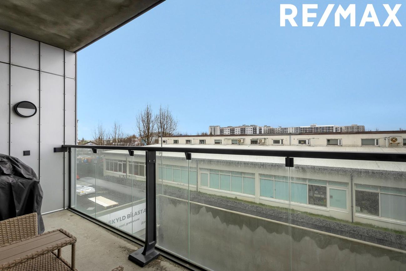 Grensásvegur 1E, 108 Reykjavík