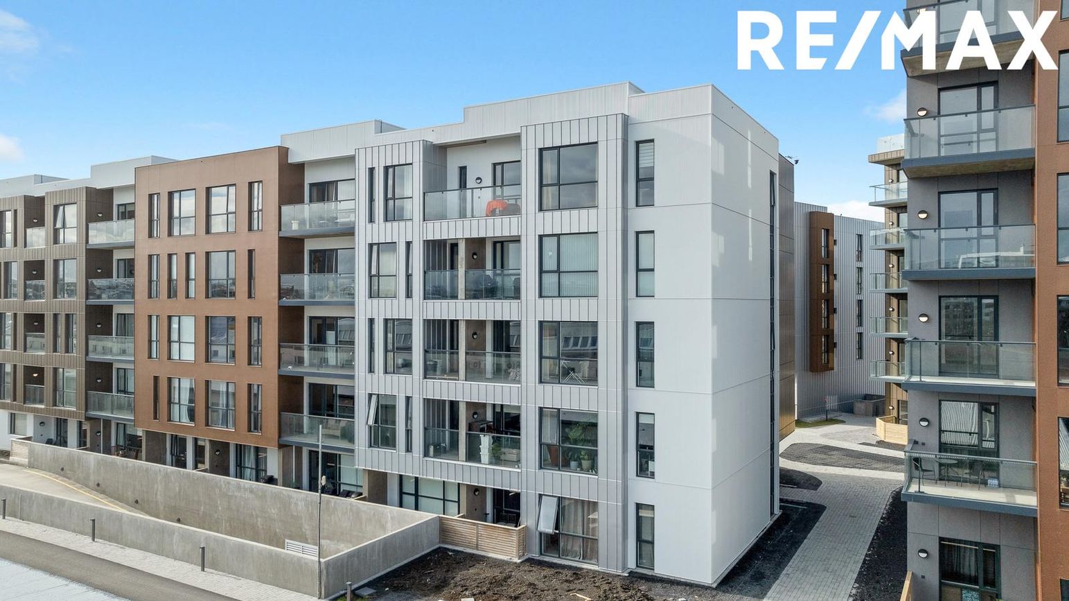 Grensásvegur 1E, 108 Reykjavík