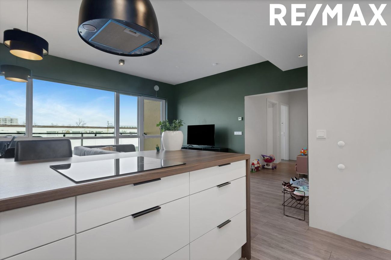 Grensásvegur 1E, 108 Reykjavík