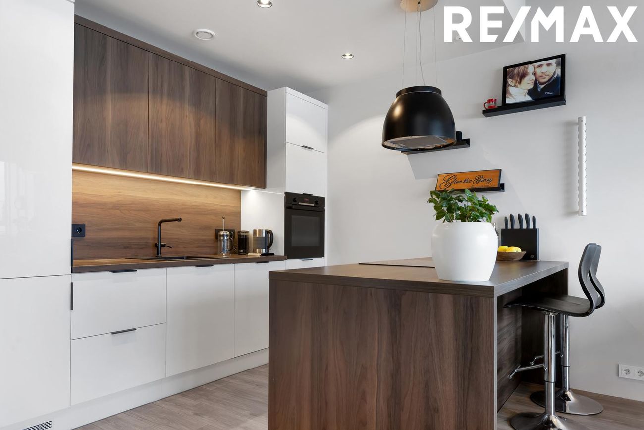 Grensásvegur 1E, 108 Reykjavík