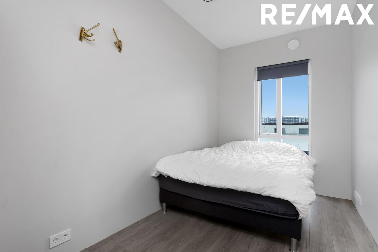 Grensásvegur 1E, 108 Reykjavík