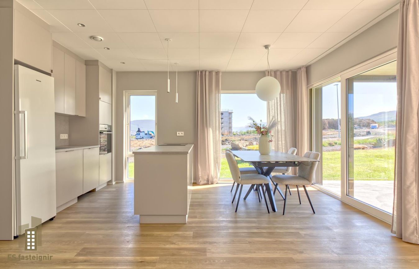 Lækjarmói 8, 603 Akureyri