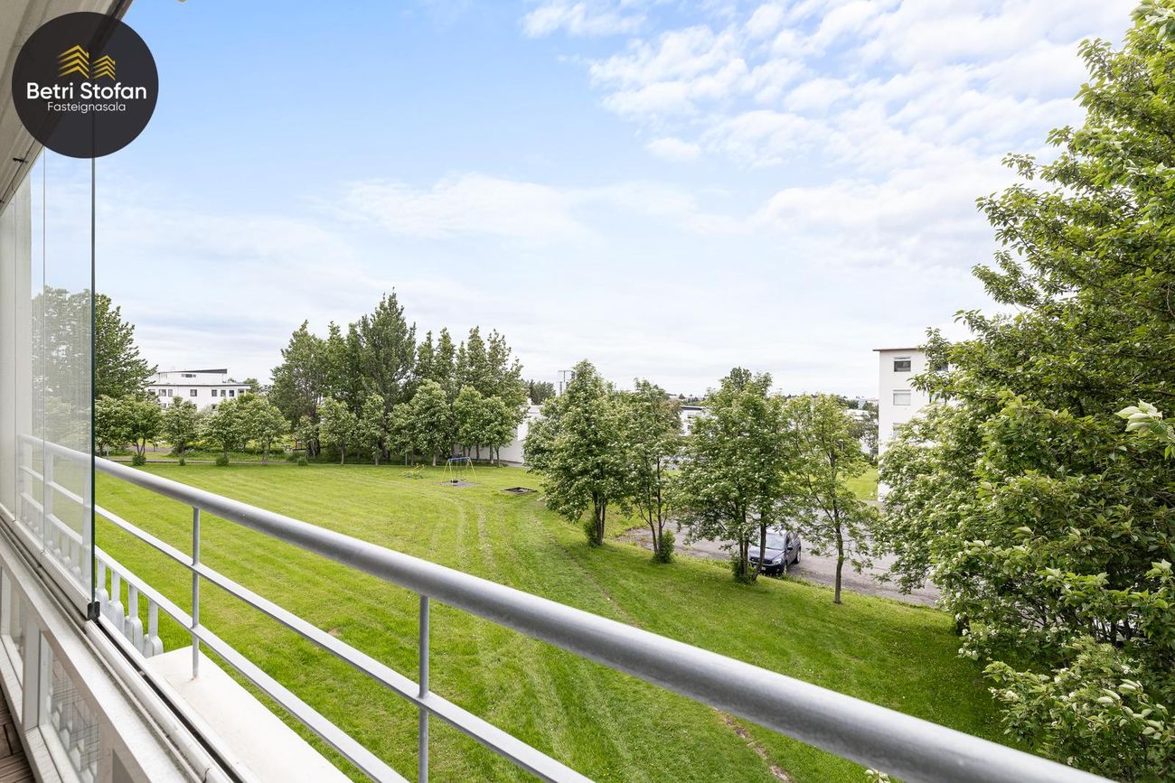 Háaleitisbraut 52, 108 Reykjavík