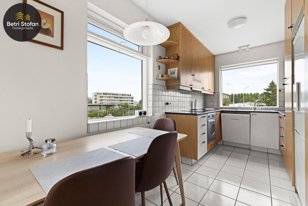 Háaleitisbraut 52, 108 Reykjavík