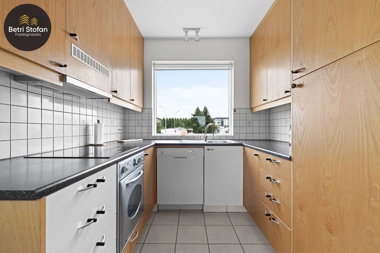 Háaleitisbraut 52, 108 Reykjavík