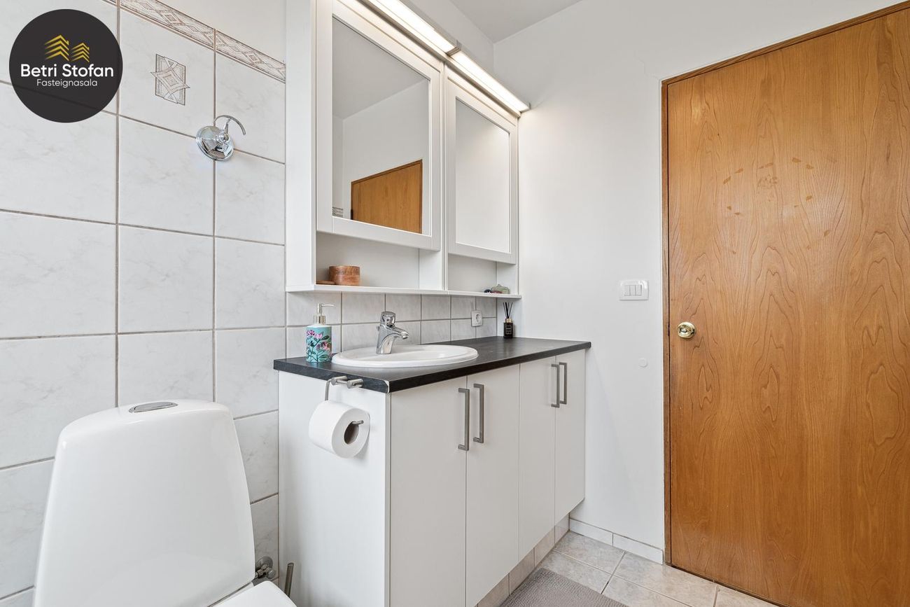 Háaleitisbraut 52, 108 Reykjavík