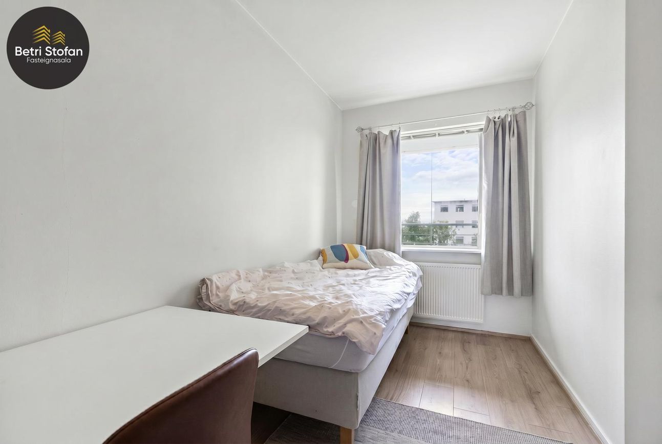 Háaleitisbraut 52, 108 Reykjavík